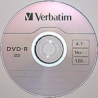 DVD-R or recordable DVD optical disc format. This is a single layer disc with 4.7 GB, 16x maximum recording speed, and manufactured by Verbatim.